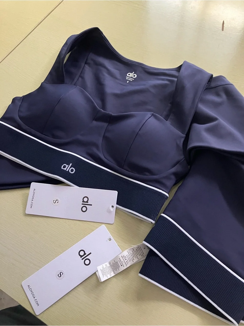 ALO Yoga Navy Blue Padded Sports Bra with White Trim - Picture 3 of 6